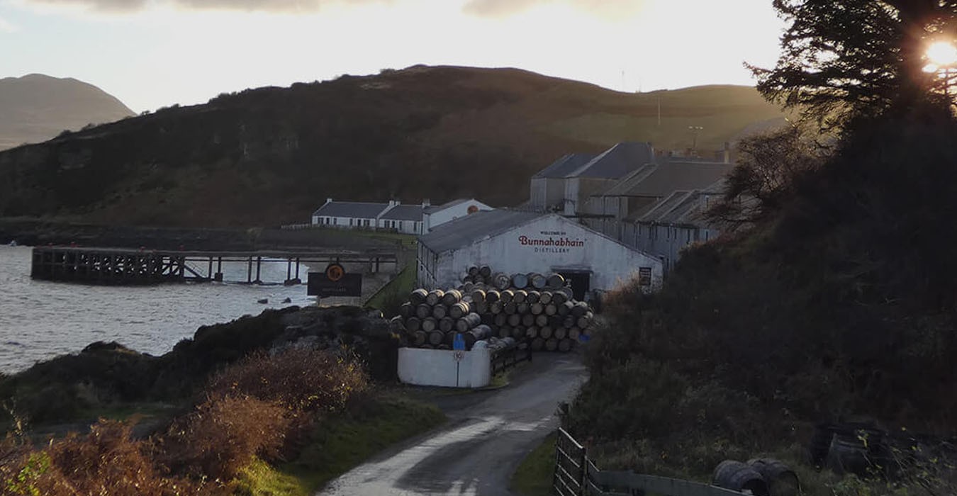 Cafe Bulldog Pálenice Whiskey distillery Bunnahabhain